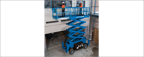 Egal, ob Innen oder Außen – die Genie 69 BE-Modelle bieten Raum für Arbeiten in der Höhe. Foto: Terex AWP/Genie Egal, ob Innen oder Außen – die Genie 69 BE-Modelle bieten Raum für Arbeiten in der Höhe. Foto: Terex AWP/Genie