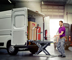 Laden statt schleppen: So einfach kann die Beladung eines Transporters dank xetto gehen. Foto: xetto Laden statt schleppen: So einfach kann die Beladung eines Transporters dank xetto gehen. Foto: xetto