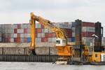 Buddeln, Digger, buddeln! Der Aquadigger hält den Schiffen die Wege frei Buddeln, Digger, buddeln! Der Aquadigger hält den Schiffen die Wege frei
