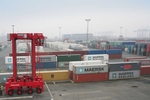 Straddle Carrier, hier in Bremerhaven, sind neu im Angebot von Konecranes
