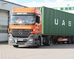 Containerlogistiker in Orange: Die Berner Trucks sind in ganz Europa anzutreffen