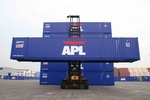 Deutliches L�ngenwachstum: Der Inhalt von drei herk�mmlichen 40'-Container l�sst sich in zwei 53'-Boxen stauen - und sorgt damit f�r weniger Lkw-Fahrten