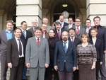 Gruppenbild mit Damen: Der Initiative Binnen_Land geh�ren Verteter der Hafenwirtschaft, der FU Berlin und der TU Hamburg-Harburg an.