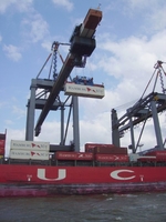 Mit neuen Schiffen setzt die Hamburg S�d ihr Engagement im ASAS/NGX-Dienst fort 