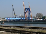 Das Design des neuen Mannheimer Containerkrans f�llt ins Auge
