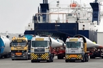 Windkraft f�r RoPax-F�hre: Ende April wurde eine komplette WKA auf der "Ask" von Rostock ins lettische Ventspils transportiert