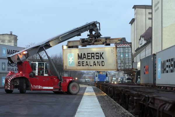 Logistikdrehscheibe Regensburg: Pro Woche verkehren unter anderem drei bis vier Ganzz�ge der Containerreederei Maersk