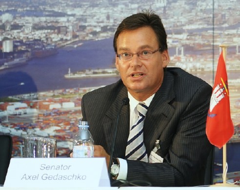 �Erl�se aus dem HHLA-B�rsengang werden komplett in den Hafen investiert�: Hamburgs Wirtschaftssenator Axel Gedaschko
