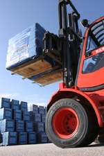 Auch f�r Ausw�rts: Continental zeigt auf der CeMAT Reifenl�sungen f�r die Industrie
