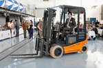 Proton-Gesch�ftsf�hrer Felix Heidelberg mit dem Triple-Hybrid-Stapler