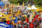 Wir sehen uns drau�en: Das Freigel�nde geh�rt vor allem den Baumaschinen