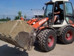 F�r das Segment der Heck- und Kompaktlader: Der "Duraforce Utility" von Firestone eignet sich besonders f�r Kies, Schotter, D�ngemittel oder Granulate