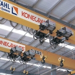 Harmonischer Materialtransport: Eine neue Synchronfunktion von Konecranes erleichtert das Handling besonders langer G�ter