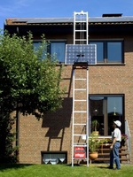 Alternative Energieerzeugung: F�r die Montage der zunehmend gefragten Solarzellen bietet B�cker ma�geschneiderte Transportl�sungen an