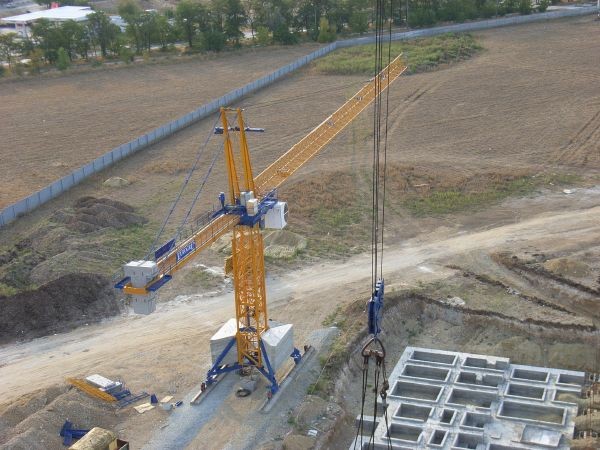 Durch den l�ngeren Schienenweg erreicht der Consol-Kran mehr Mobilit�t