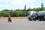 250kg gegen 40 to: Wer hat den l�ngeren Bremsweg?