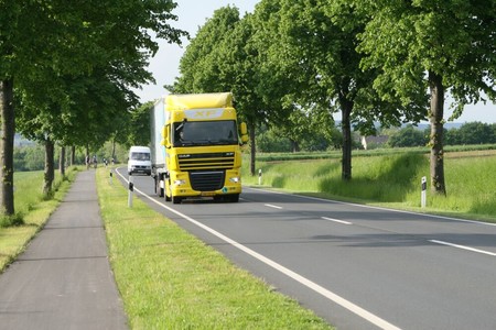 Sauber auf Achse: DAF nutzt f�r seinem Paccar-Motor die SCR-Technologie. Fotos: DAF Trucks, sk