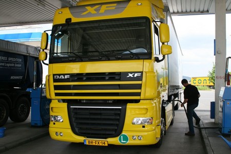 Wirtschaftlich unterwegs: Der Paccar MX-Motor gl�nzt durch Gen�gsamkeit beim Dieselkonsum. Fotos: DAF Trucks