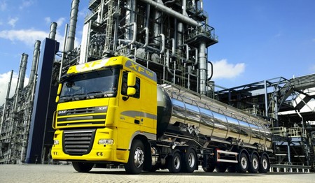 Einer f�r viele Jobs: Der DAF XF 105 ist in vielen Transportsegmenten eine gefragte Zuggr��e. Fotos: DAF Trucks, sk