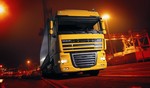 Professioneller Fernverkehrstruck: Der DAF XF 105 mit dem �kleinen� Fahrerhaus. Fotos: DAF Trucks, sk