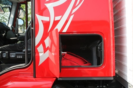 Mehr Funktionalit�t: Das Eurocargo- Fernverkehrsfahrerhaus verf�gt �ber von au�en zug�ngliche Stauf�cher. 