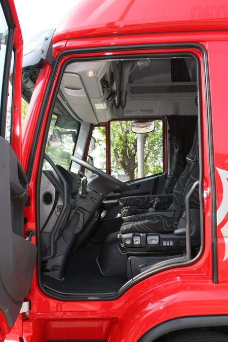 Neues Interieur: Auch im Fahrerhaus wurde der Eurocargo komplett �berarbeitet. 