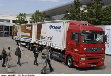 Wie sieht die Zukunft des G�tertransports aus? Krone setzt auf den EuroCombi