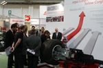 Leitmesse f�r die Kfz-Service-Branche: Zur Automechanika in  Frankfurt trafen sich unter anderem Werkstattausr�ster und Teilehersteller