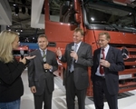 Zusammenarbeit st�rken: Im Rahmen der IAA konnte Daimler-Vorstand Andreas Renschler rund 300 Lieferanten zum ersten "Daimler Trucks and Buses Supplier Dialogue" begr��en