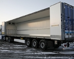 B�hne frei: Der neue Faltwandkoffer von Krone l�sst sich fast �ber die komplette L�nge �ffnen