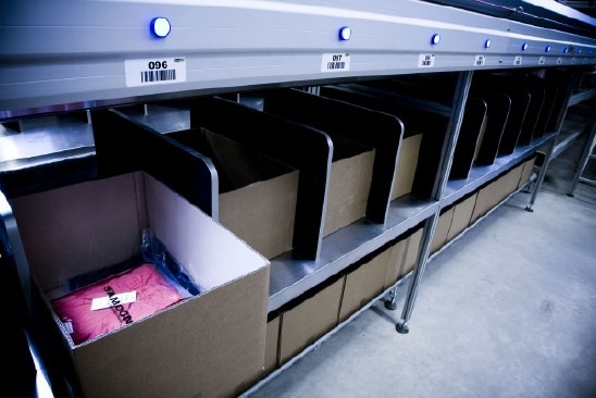 Kernst�ck der zuk�nftigen Warenverteilung: Die automatische Sorteranlage wurde insbesondere unter dem Aspekt eines hohen Durchsatzes konzipiert