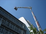 Schwierig: F�r besonders anspruchvolle Aufgaben verf�gt Mateco seit kurzem �ber eine neue Extra-Teleskop-Gelenk-Arbeitsb�hne vom Typ "XTG 500 D/PF/E KE".